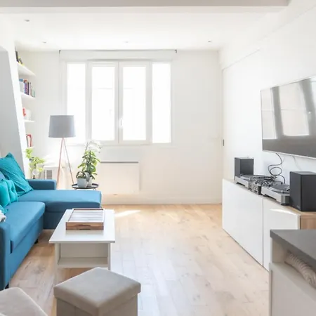 Luminous Apt At Bastille